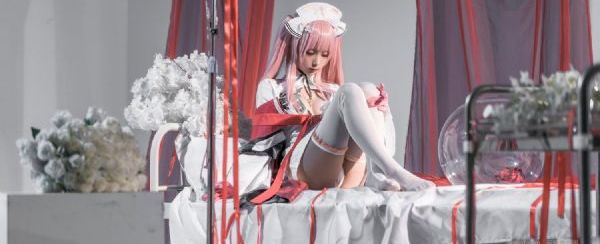 美女脱得一光二净的全身视频